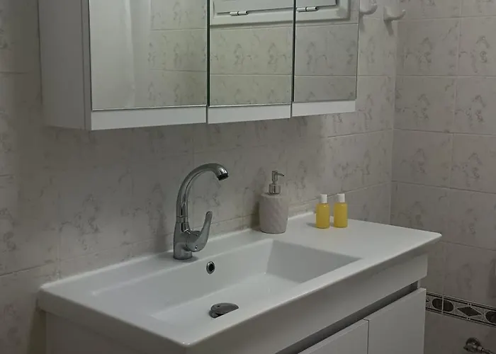 Alexadra's House * Като-Алмири