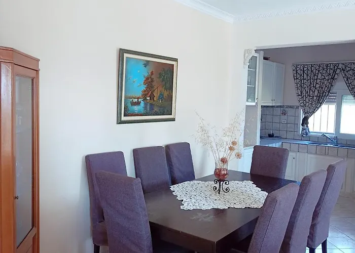 Alexadra's House Като-Алмири